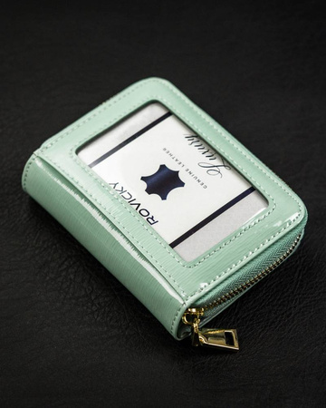 Mały skórzany portfel damski lakierowany RFID. Zielony miętowy