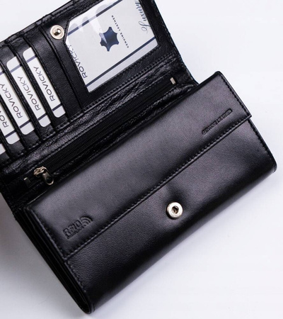 Duży pikowany skórzany portfel damski czarny. Zatrzask.