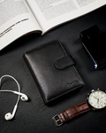 Pionowy, czarny portfel męski ze skóry naturalnej, ochrona RFID — Rovicky