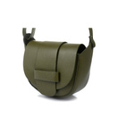 Oliwkowa skórzana torebka listonoszka podkowa