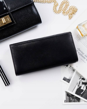 Duży pikowany skórzany portfel damski czarny. Zatrzask.