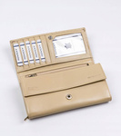 Duży pikowany skórzany portfel damski beżowy. Zatrzask.